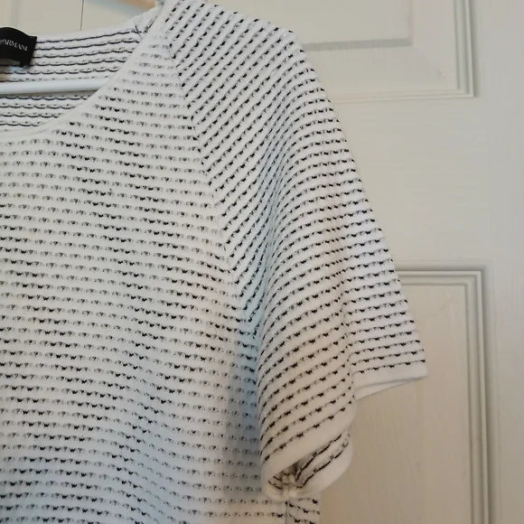 EMPORIO ARMANI Triangular Design White And Black Men's Shirt, Size L - Picture 6 of 8